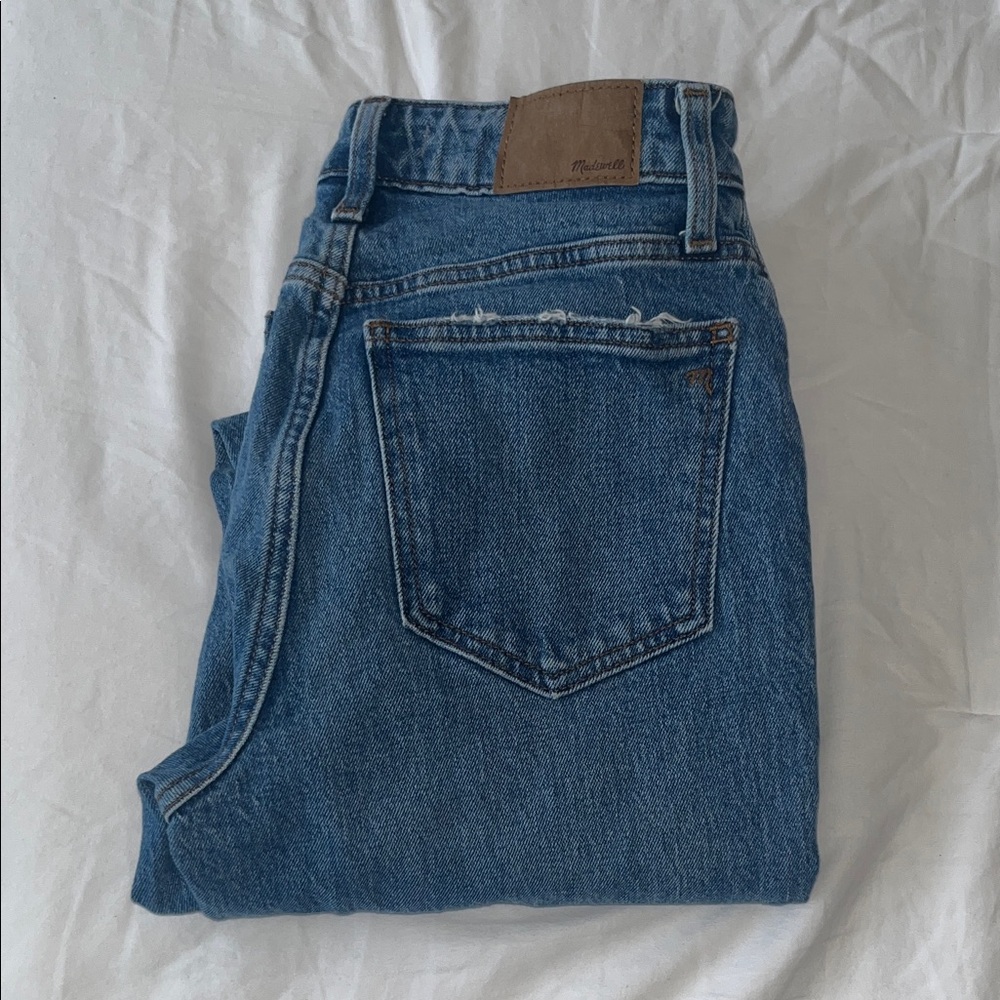 Madewell Curvy Perfect Vintage Straight Leg Jeans in Medium Blue Denim
